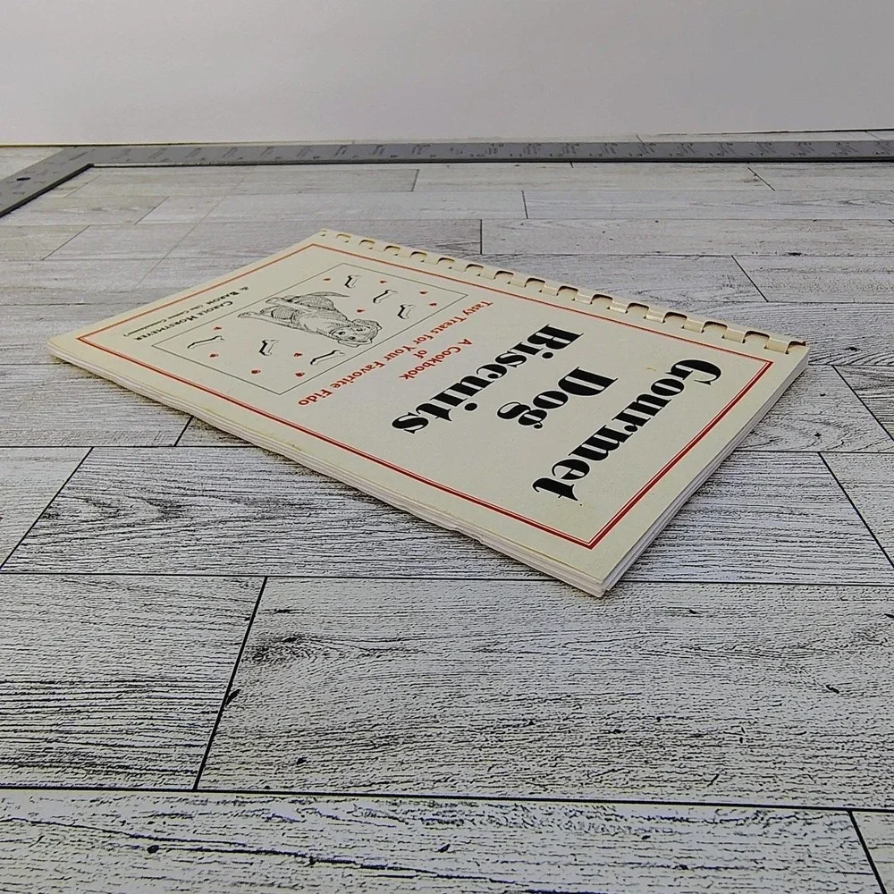 Gourmet Dog Biscuits‎ Cookbook Tasty Treats for Your Fido Carole Horstmeyer 1996